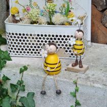 Bie sittende på kanten, vårpynt, dekorativt insekt H13cm