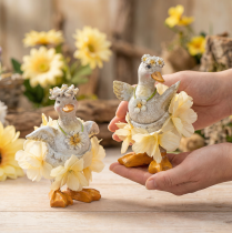 gjenstander Dekorativ andefigur i blomsterkjole, vår, detaljert sommerdekorasjonstilbehør, 11 cm, 2 stk.