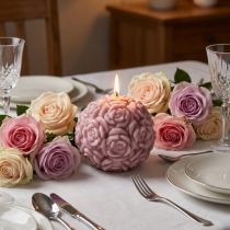 gjenstander Kulelys med rosemotiv som romantisk borddekorasjon