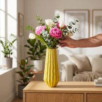 gjenstander Vase med rillet design for stilig interiørdekorasjon i stuen, 33 cm