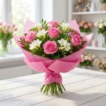 gjenstander Mansjettpapir 25cm 100m prikker rosa