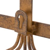gjenstander Krokskinne for hageredskaper, hagepynt, rive, spade og hakke; metallkledningsstativ laget av rustent metall, L33,5 cm