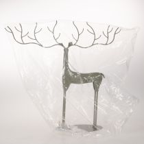 gjenstander Dekorativ hjorteskulptur med store gevir, moderne metallutseende, 48 cm