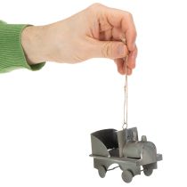 gjenstander Dekorative vintagebiler i metall til oppheng, assorterte størrelser, 9-10 cm, 4 stk.