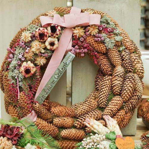 gjenstander Eukalyptusgren med bjørnebærfrosting 25 stk