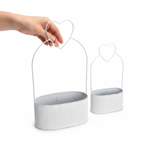 gjenstander Dekorativ oval metallskål med hjerte, hvit, 20/16 cm, sett med 2