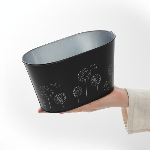 gjenstander Dekorativ metallskål, oval, svart og sølv, blomsterdesign, 20,5 x 12,5 x 12 cm