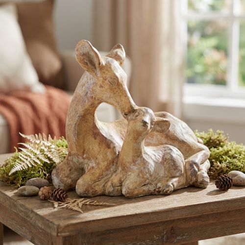 gjenstander Dekorativ figur hjort med fawn støpt stein brun hvit 20×11×17 cm