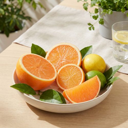 gjenstander Dekorative appelsiner, kunstige fruktbiter 5-7 cm, ekte sommerdekorasjon
