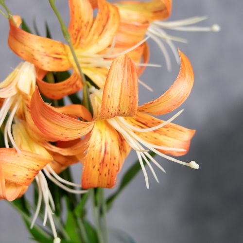 gjenstander Kunstige liljer, dekorasjon til bryllup og arrangementer, 77 cm, 4 stk.