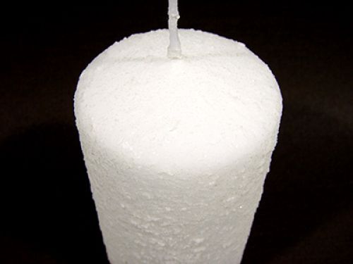 Floristik24 Frostet hvitt pilarelys med en grov overflate