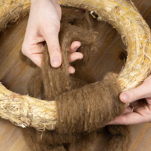 gjenstander Ulsnor, dekorativ ull, brun, 2 m. Ulsnor, tovingsull til håndverk og blomsterdekorasjon.