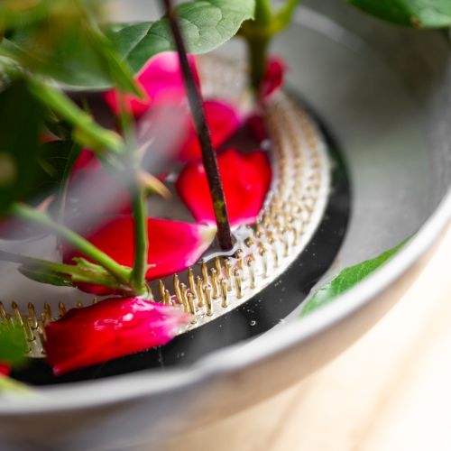 gjenstander Rund messingblomstpinnsvin til blomsteroppsatser og ikebana