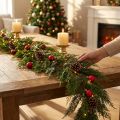 Grønn tujagrankrans med frukt, dekorativ opphengsdekorasjon, juledekorasjon, festlig kunstig krans, 175 cm lang | Floristik24.no
