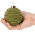 Julekule i fløyelslook, grønn, teksturert blanding, 8 cm, 12 stk. Julekule i flokket mosegrønn, plastkuler i flokket mosegrønn. Bomullssnorer inkludert til hver kule. | Floristik24.no